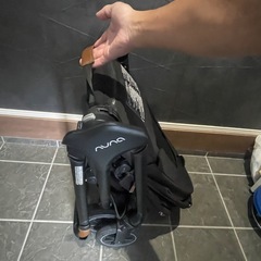 ヌナ　ベビーカーの画像