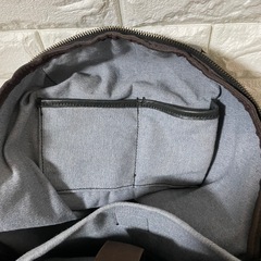 黒 本革 レザーリュック 大容量 多用途 上質 目立つ傷なしの画像