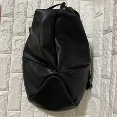 黒 本革 レザーリュック 大容量 多用途 上質 目立つ傷なしの画像