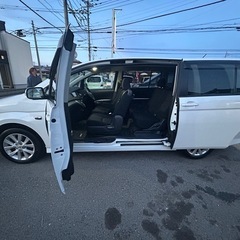 🉐トヨタアイシス❣️プラタナP❣️７人３列シート❣️オートスライドドア❗️バックカメラ❗️車検付きすぐ乗れます❗️機関絶好調‼️車体磨き済み‼️めちゃくちゃ綺麗‼️燃費良好‼️の画像