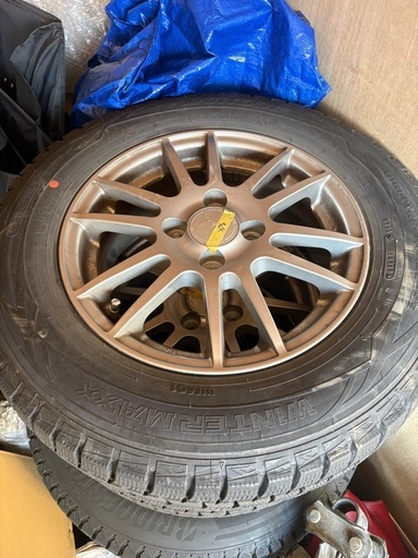 185/70R14  スタッドレス　ダンロップ　ウィンターマックス　チェーンおまけ　ホンダ　フリードにて使用　2019
