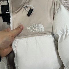 THE NORTH FACE ノースフェイス　
ホワイト ダウン　ヌプシ　新品未使用試着のみの画像