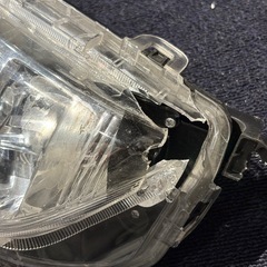 プリウス　ZVW50　　純正フォグランプ　右 　ジャンクの画像