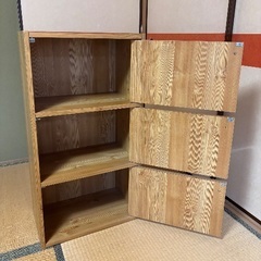 扉付き木目調カラーボックスの画像