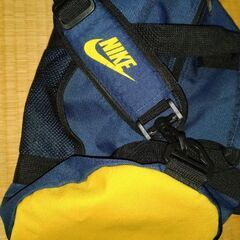 【値下げします】NIKE　ショルダーバッグ（価格交渉応じます）の画像