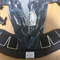 美品　オムニブリーズ　ペイントブラック　使用回数少　抱っこひも ergobabyの画像