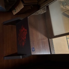 ドレッサー テーブル  おしゃれ 収納 鏡台 化粧台 デスク メイク台 ローテーブル コンパクト 机 メイク 引き出し ミラー 鏡 コスメ 鏡　姿見　着物　きもの　着付け　和服　和装　タンス　テーブル　鉄屑　スクラップ　アルミ　家の片付け中　電化製品　収納家具　ベッド　プリンター　豊前市　　差し上げます　0円　松江　ゴザ　の画像