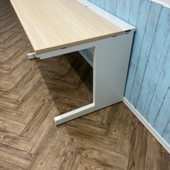 オフィス　デスクの画像