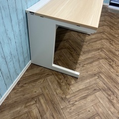 オフィス　デスクの画像