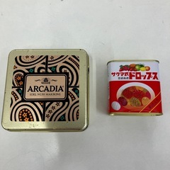 お菓子の缶の画像
