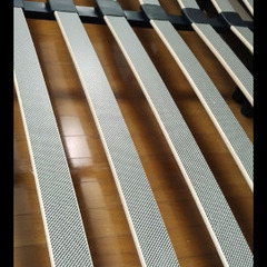 数ヶ月のみ使用　エマ　グレー クイーン　ベッド　フレーム ポケット付き　エマスリープ　emmaの画像