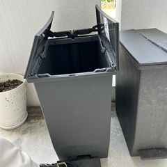 ゴミ箱の画像