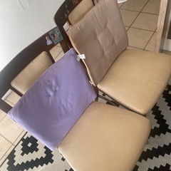 カリモク　ダイニングテーブル　傷有　シール痕有の画像