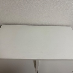 雑誌ラック付き収納棚の画像