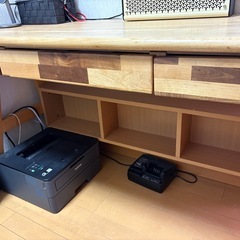 勉強机、仕事机、椅子の画像