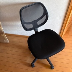 勉強机、仕事机、椅子の画像