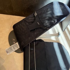 ベビービョルン　現行最上位モデル　美品　ケース付きの画像