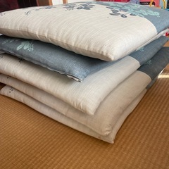 座布団　汚れありの画像