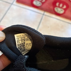 adidas子供スニーカー21センチの画像