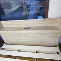 【リサイクルサービス八光】幅98　シングルベッド（コンセント・宮棚付き）マットレスおまけ付！の画像