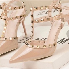 【配送対応可】VALENTINOヴァレンティノ　モチーフミュール　ハイヒール　ベージュ　スタッズ　ピンヒール ストラップ付23.5 新品　の画像