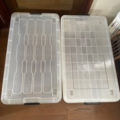 衣装ケース2つの画像