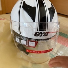 BYB ホワイトヘルメット アンチスクラッチ新品、未使用の画像