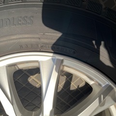 17インチ　スタッドレスタイヤの画像