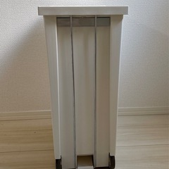 【美品】 ケユカ KEYUCA 両開き ダストボックス 27L ゴミ箱 ホワイトの画像