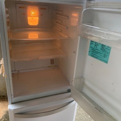 小さめの冷蔵庫の画像