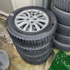 175/70r14スタッドレスタイヤの画像