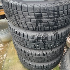 175/70r14スタッドレスタイヤの画像