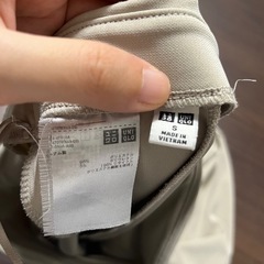 ユニクロのワイドパンツの画像