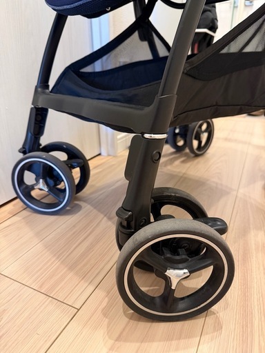 美品 手渡しも可 Aprica ベビーカー ラクーナクッションフリーAC レザー