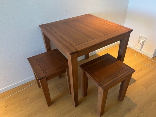 【極美品】ダイニングセット（テーブル、チェア2つ）