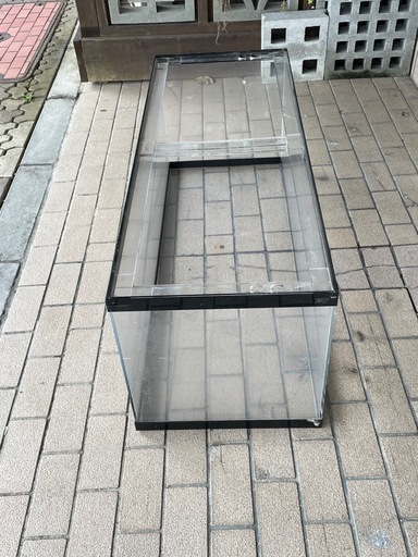 アクリル水槽