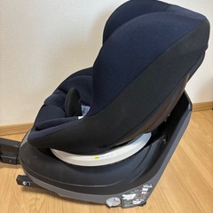 コンビのチャイルドシート（型式CC-UID）の画像