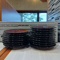 コーヒーカップ45個、受け皿18枚の画像