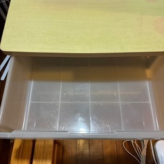 三段衣装ケースの画像