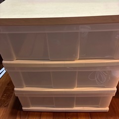 三段衣装ケースの画像