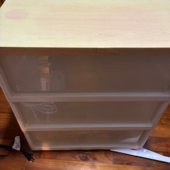 三段衣装ケースの画像