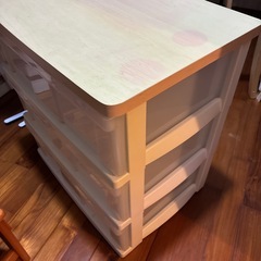 三段衣装ケースの画像