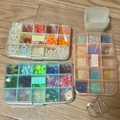 ビーズ類まとめ売りの画像
