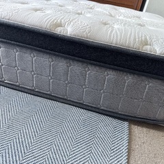 ZINUS ポケットコイル マットレス シングル 厚さ 33cmの画像