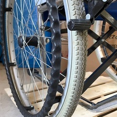 【決まりました】車椅子 折りたたみ 自走式 手こぎ 右タイヤパンクの画像