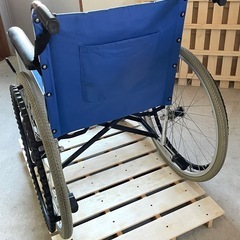 【決まりました】車椅子 折りたたみ 自走式 手こぎ 右タイヤパンクの画像