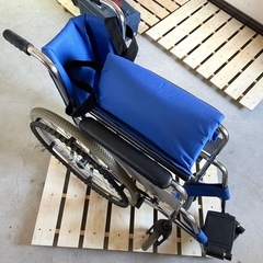 【決まりました】車椅子 折りたたみ 自走式 手こぎ 右タイヤパンクの画像