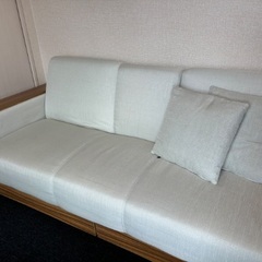 急募‼️オットマン付き　２人掛けソファベッドの画像