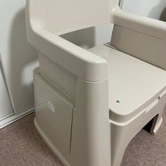 ポータブルトイレの画像