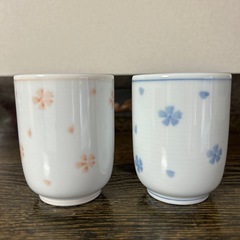 【無料】ワイングラス２個湯呑み２個の画像